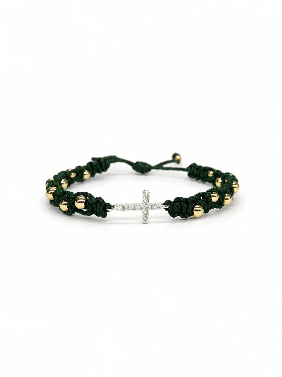 Pulsera de Hilo Macramé Verde Militar con Dije de Cruz en Plata y Balines Dorados